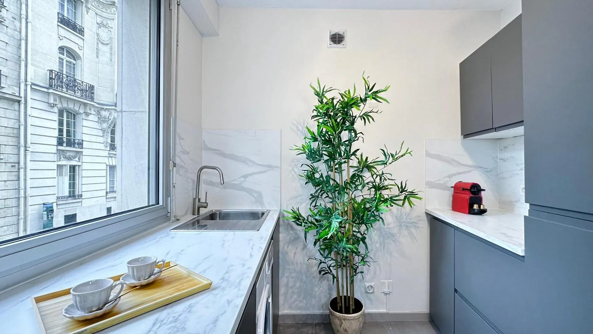 Appartamento Chic Flat With A Garden Near Trocadero Parigi
