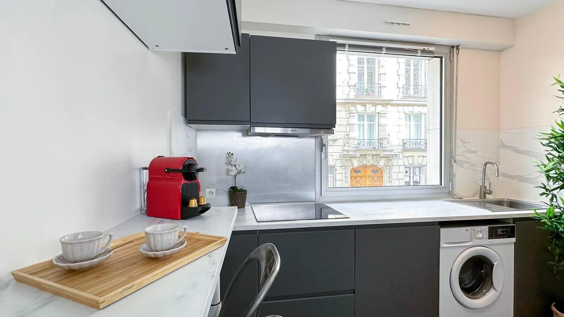 Chic Flat With A Garden Near Trocadero Appartement Parijs 0*,  Frankrijk
